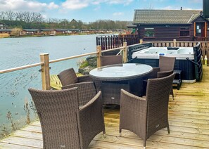 Outdoor dining - 3 bedroom accommodation in Carnforth (Carnforth)