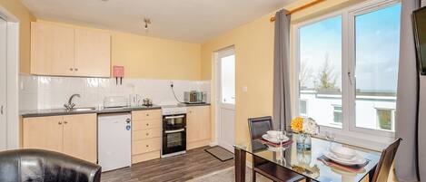 Fridge, oven, stovetop, toaster