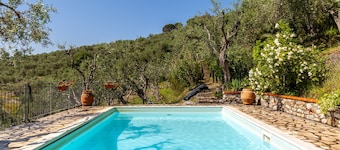 Villa 'Podere Par di Rota' with Pool, Terrace and Wi-Fi