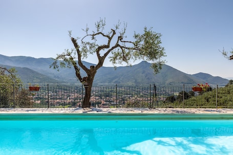 Pool. Villa 'Podere Par di Rota' with Pool, Terrace and Wi-Fi