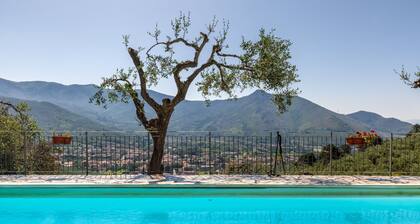 Villa 'Podere Par di Rota' with Pool, Terrace and Wi-Fi