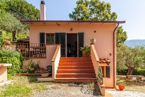 Exterior - Villa 'Podere Par di Rota' with Pool, Terrace & Wi-Fi (Calci)