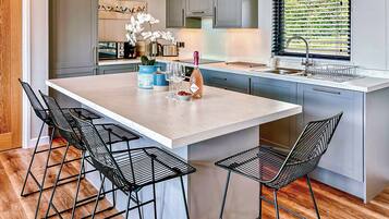 Fridge, oven, stovetop, toaster
