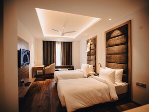 Deluxe Twin Room | In-room safe, iron/ironing board, free WiFi - Clarks Inn Express Dehradun  (Dehradun)