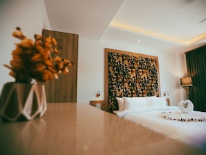 Family Room | In-room safe, iron/ironing board, free WiFi - Clarks Inn Express Dehradun  (Dehradun)