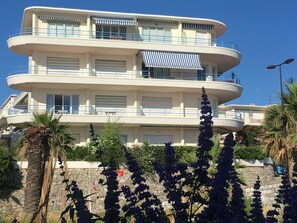Exterior - Contemporary Apartment in Antibes with Terrace (Antibes)