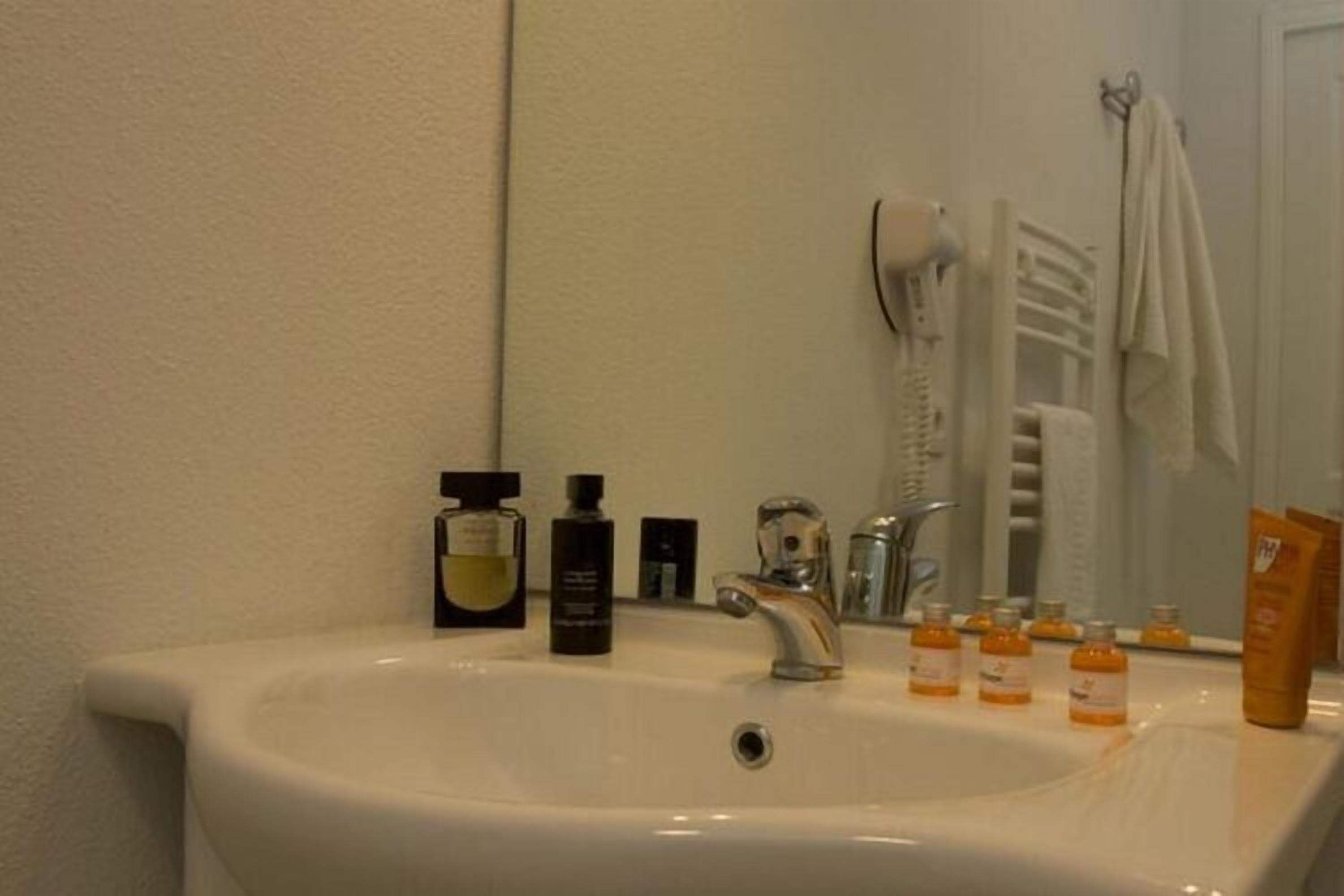 Douche, serviettes fournies