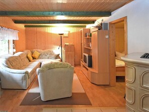 Téléviseur, lecteur de DVD, chaîne audio