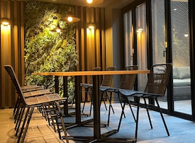 Se ofrece un desayuno bufé todos los días (por un coste adicional)