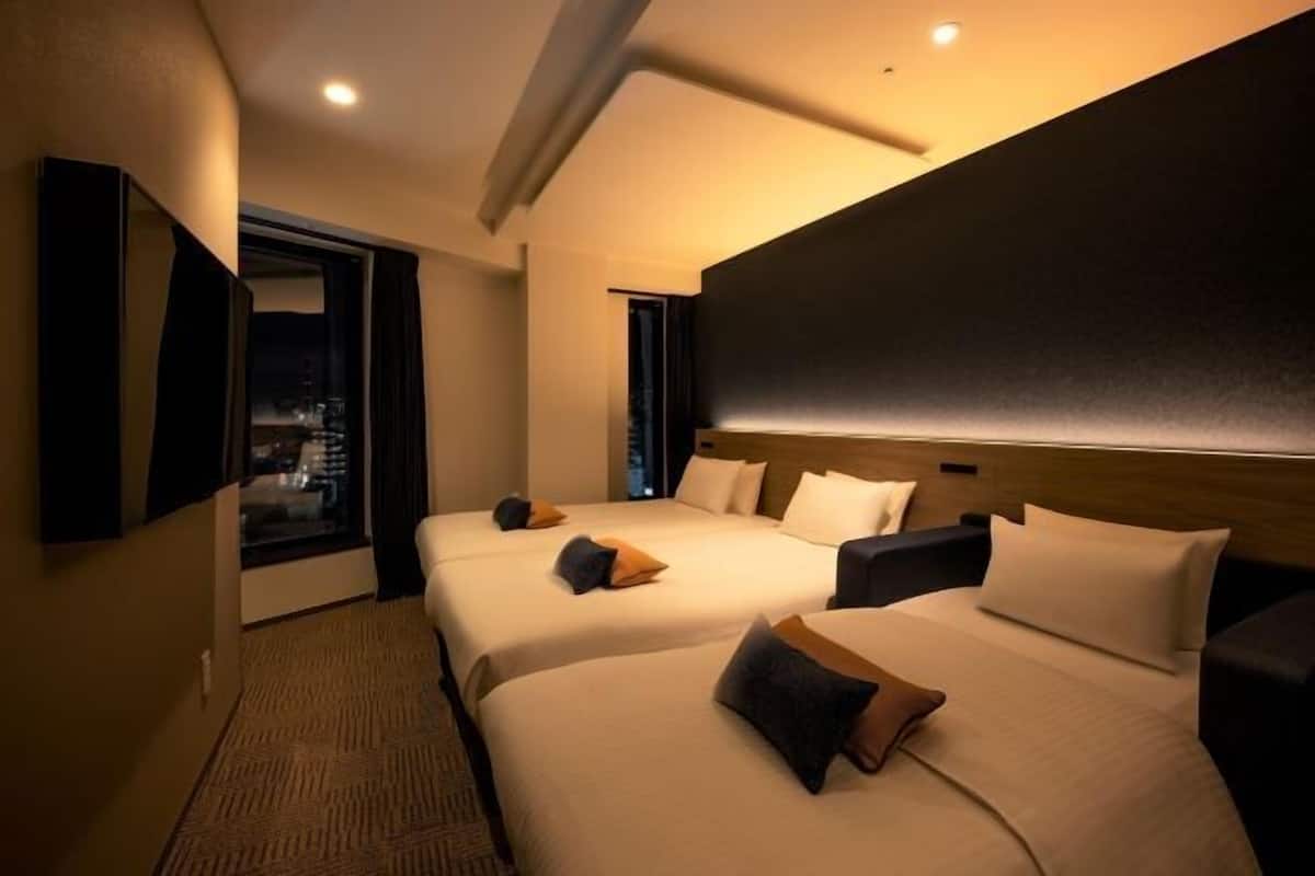 1 bedroom, in-room safe, desk, blackout curtains