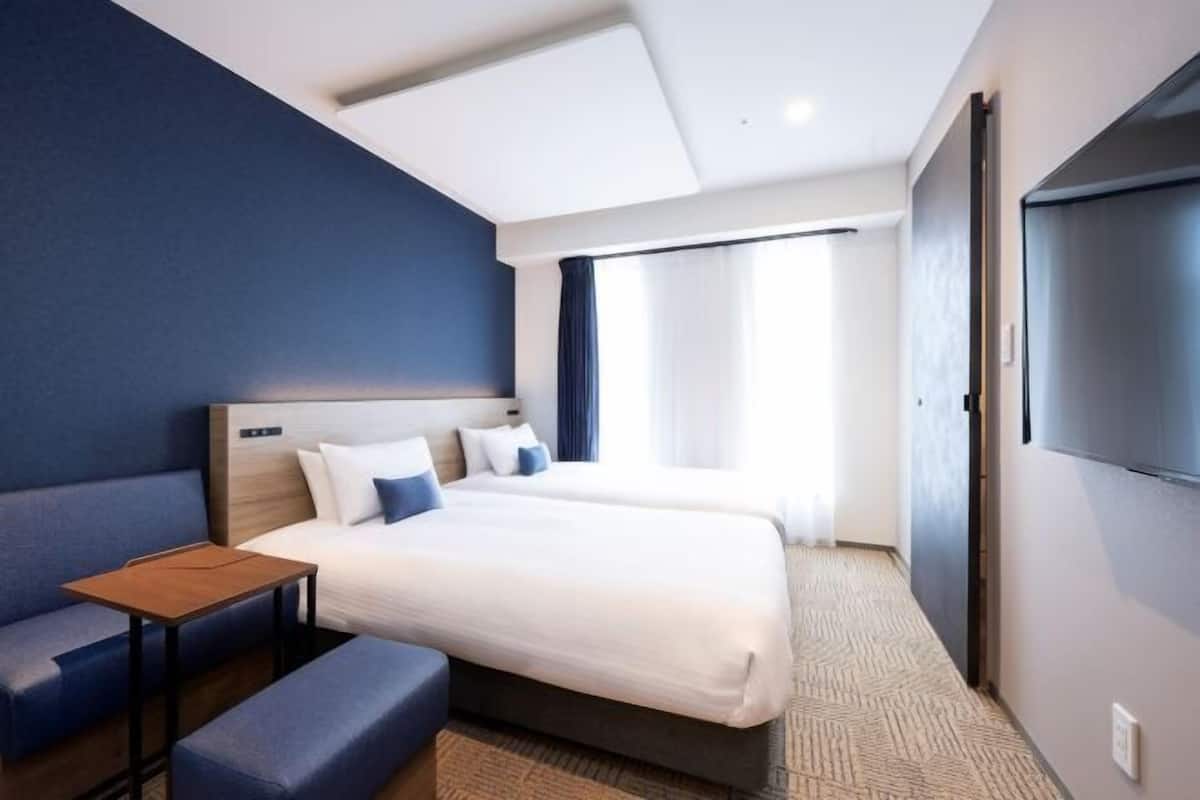 1 bedroom, in-room safe, desk, blackout curtains