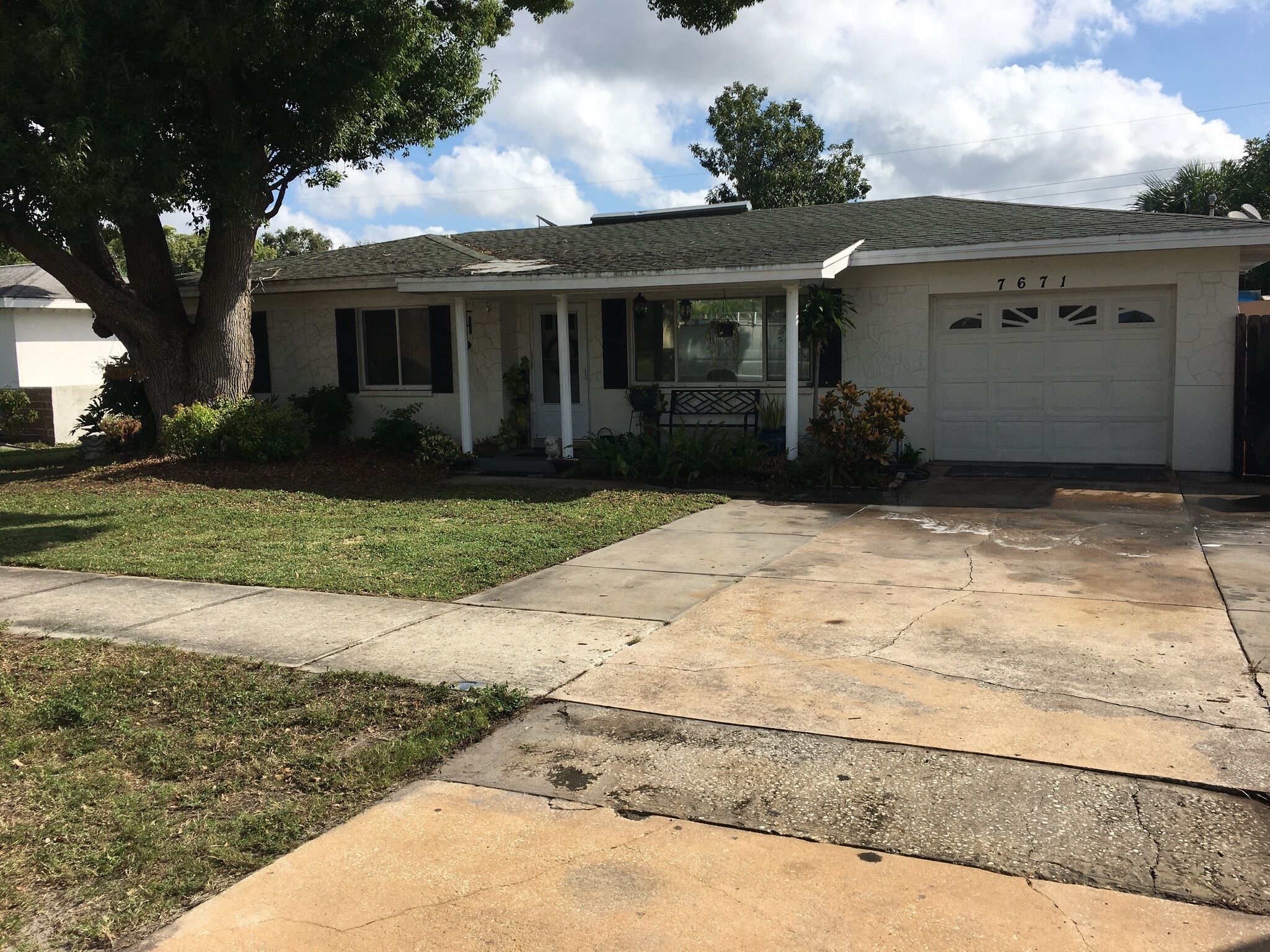 10 minute drive to the ocean beaches!  Front half of duplex home.