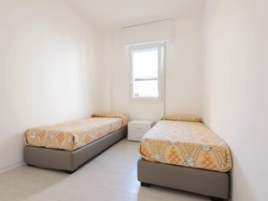 2 bedrooms, internet