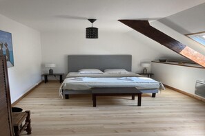 5 bedrooms, iron/ironing board, travel cot, free WiFi