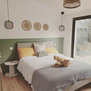 3 slaapkamers, reisbedje, internet, beddengoed