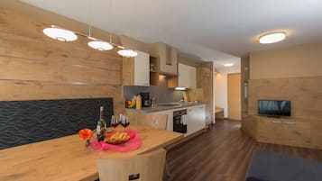 Réfrigérateur, four, plaque de cuisson, lave-vaisselle