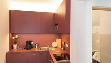 Réfrigérateur, four, plaque de cuisson, lave-vaisselle