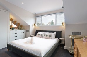 3 chambres, bureau, fer et planche à repasser, Wi-Fi gratuit