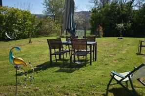 Outdoor dining - Quiet cottage in the countryside. (Segonzac)