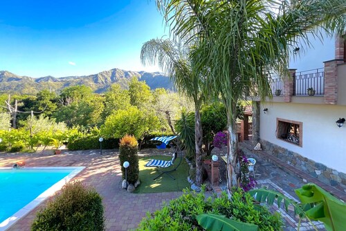 Sicilian Poolside Escape for 6