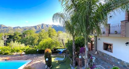 Sicilian Poolside Escape for 6