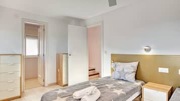 5 slaapkamers, een strijkplank/strijkijzer, gratis wifi, beddengoed