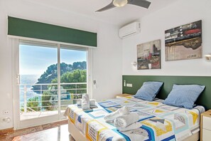 5 chambres, fer et planche à repasser, Wi-Fi gratuit, draps fournis