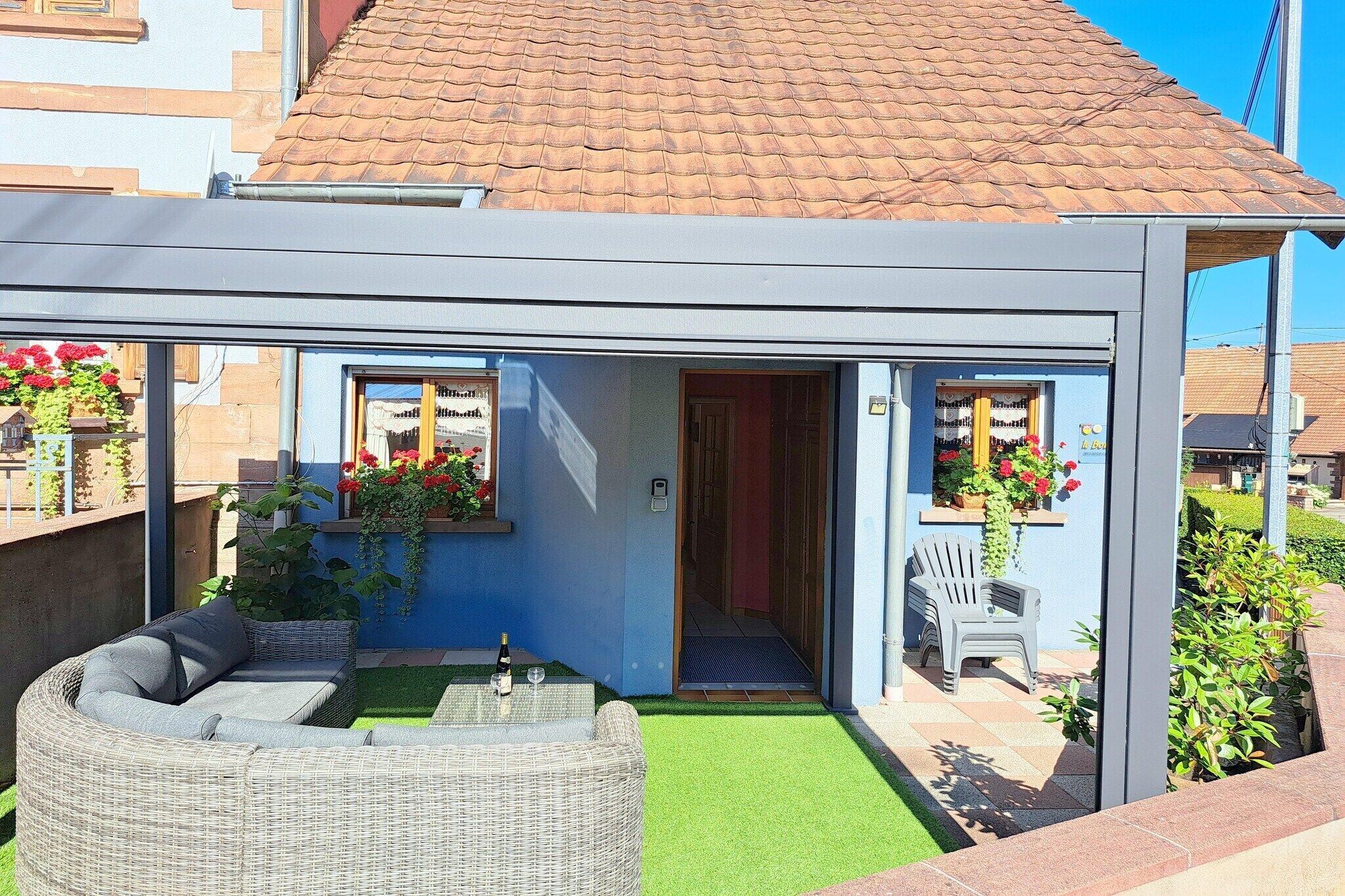 Außenseite Ferienhaus [Sommer]