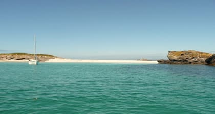 Holiday Home in Plouarzel near Sandy Beach