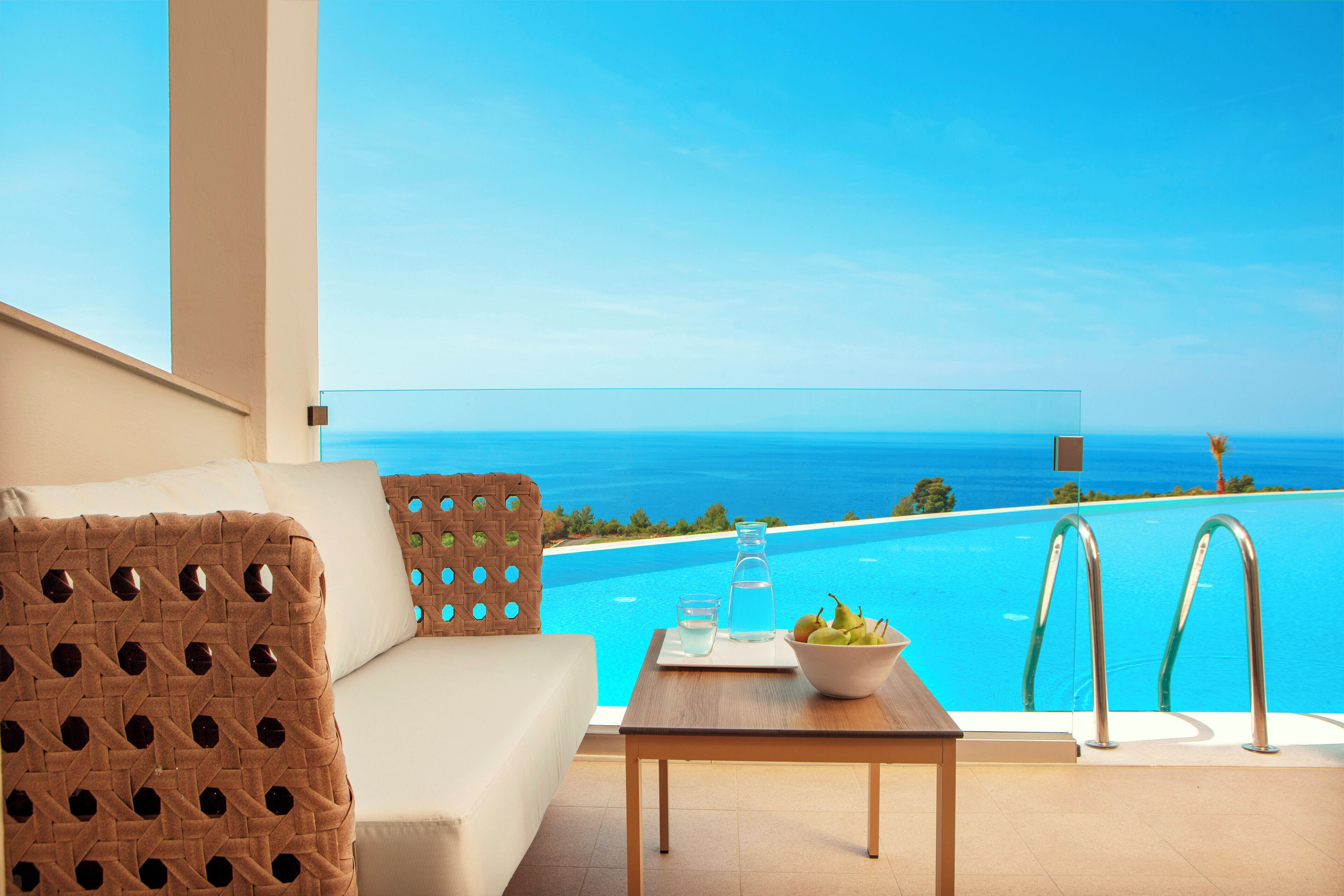 Deluxe Double Room Sharing Pool | Vista desde la habitación