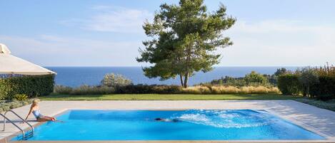 Royal-Villa, 2 Schlafzimmer, eigener Pool | Terrasse/Patio