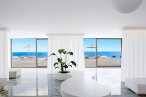 Espace de soins en plein air, sauna, bain Ă remous, hammam