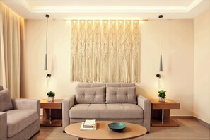 Executive Bungalow Suite Private Pool | Egyptian cotton sheets, premium bedding, memory-foam beds, minibar -  Zeus Eleva Ajul (Kassandra)