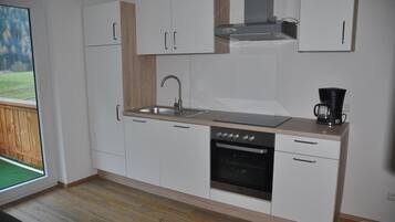 Kühlschrank, Ofen, Herdplatte, Geschirrspüler