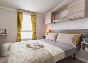 2 bedrooms, Internet - Essential Clover Caravan (Sleeps 4, Dog Friendly) (Cockburnspath, Nr Dunbar)