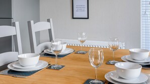 Dining - Twilight Spa (Pet Garden) (Raywell, Beverley)