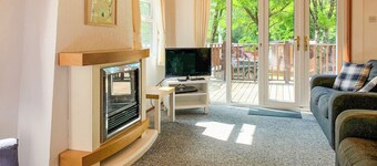 2 bedroom accommodation in Albury, Guildford
