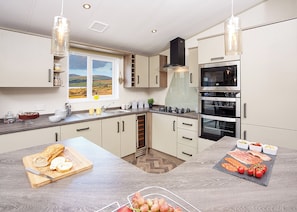 Kühlschrank, Ofen, Herdplatte, Toaster