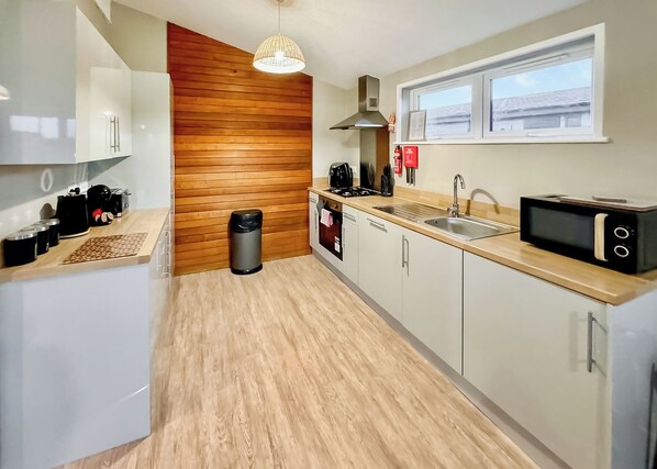 Fridge, oven, stovetop, toaster