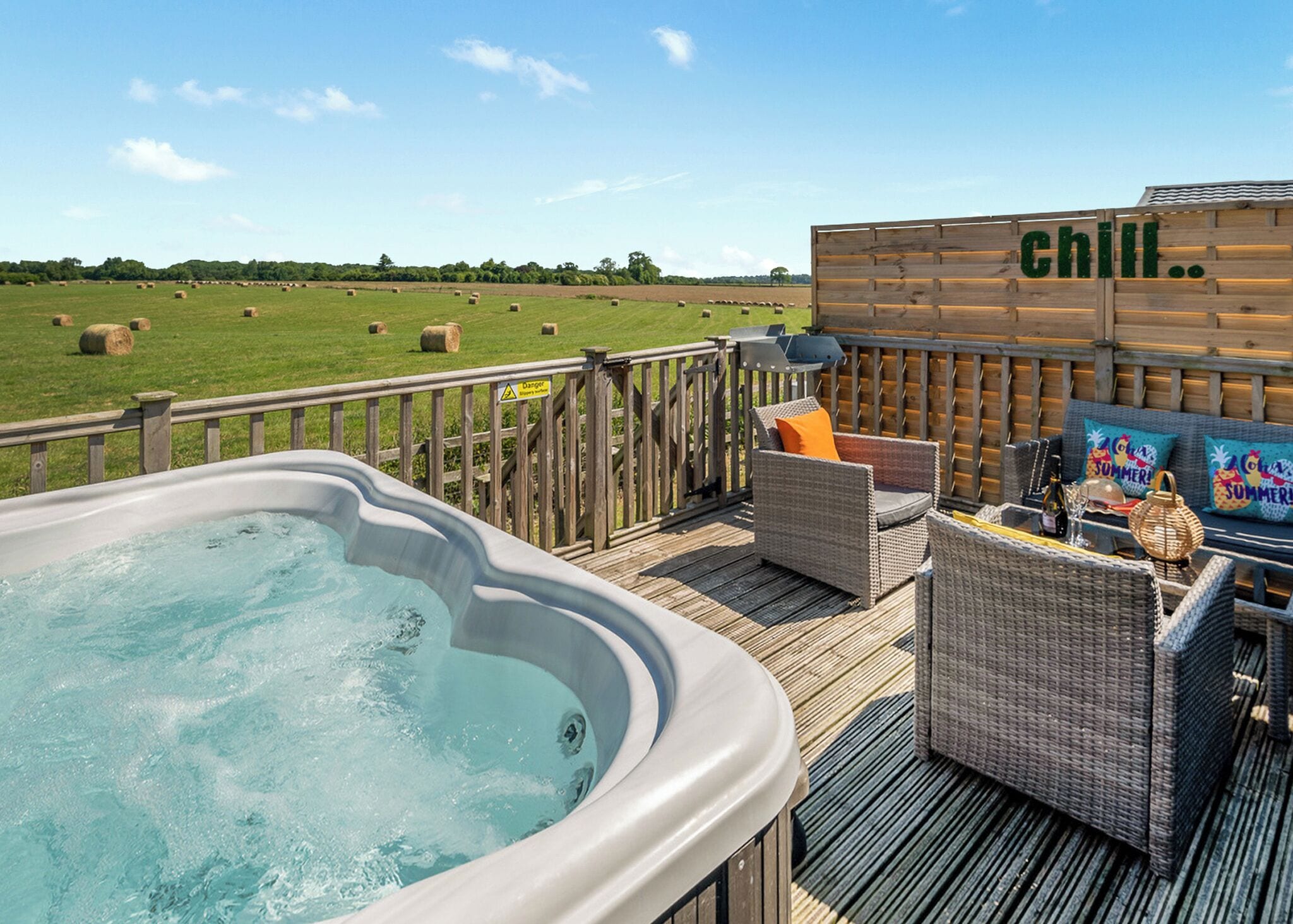 مغطس سبا خارجي