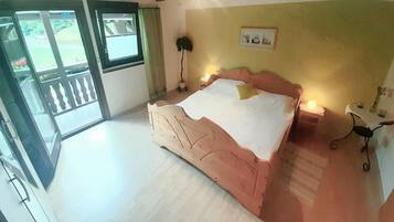 2 Schlafzimmer, Reisekinderbett, kostenloses WLAN