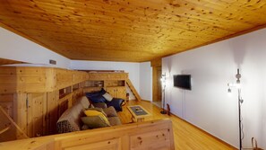 TV - 2 ½ room apartment on the 1st floor. (St. Moritz)