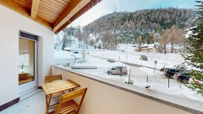 Outdoor dining - 2 ½ room apartment on the 1st floor. (St. Moritz)