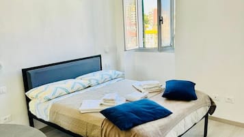 1 chambre, fer et planche Ă repasser, Wi-Fi gratuit, draps fournis