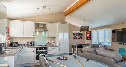 3 bedroom accommodation in Raywell, Beverley