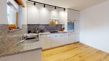 Réfrigérateur, four, plaque de cuisson, lave-vaisselle