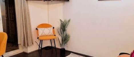 تلفزيون ذكي، كُتُب، مكتب