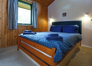 3 bedrooms - 3 bedroom accommodation in Lochearnhead, Perthshire (Lochearnhead, Perthshire)
