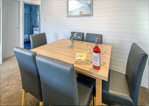 Dining - Superior Lodge Plus 3 (Milford-on-Sea, Nr Lymington)