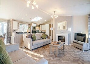 Living area - 1 bedroom accommodation in Skirlaugh, Nr Hull (Skirlaugh, Nr Hull)